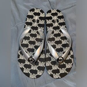 MICHAEL Michael Kors flip flops size 7